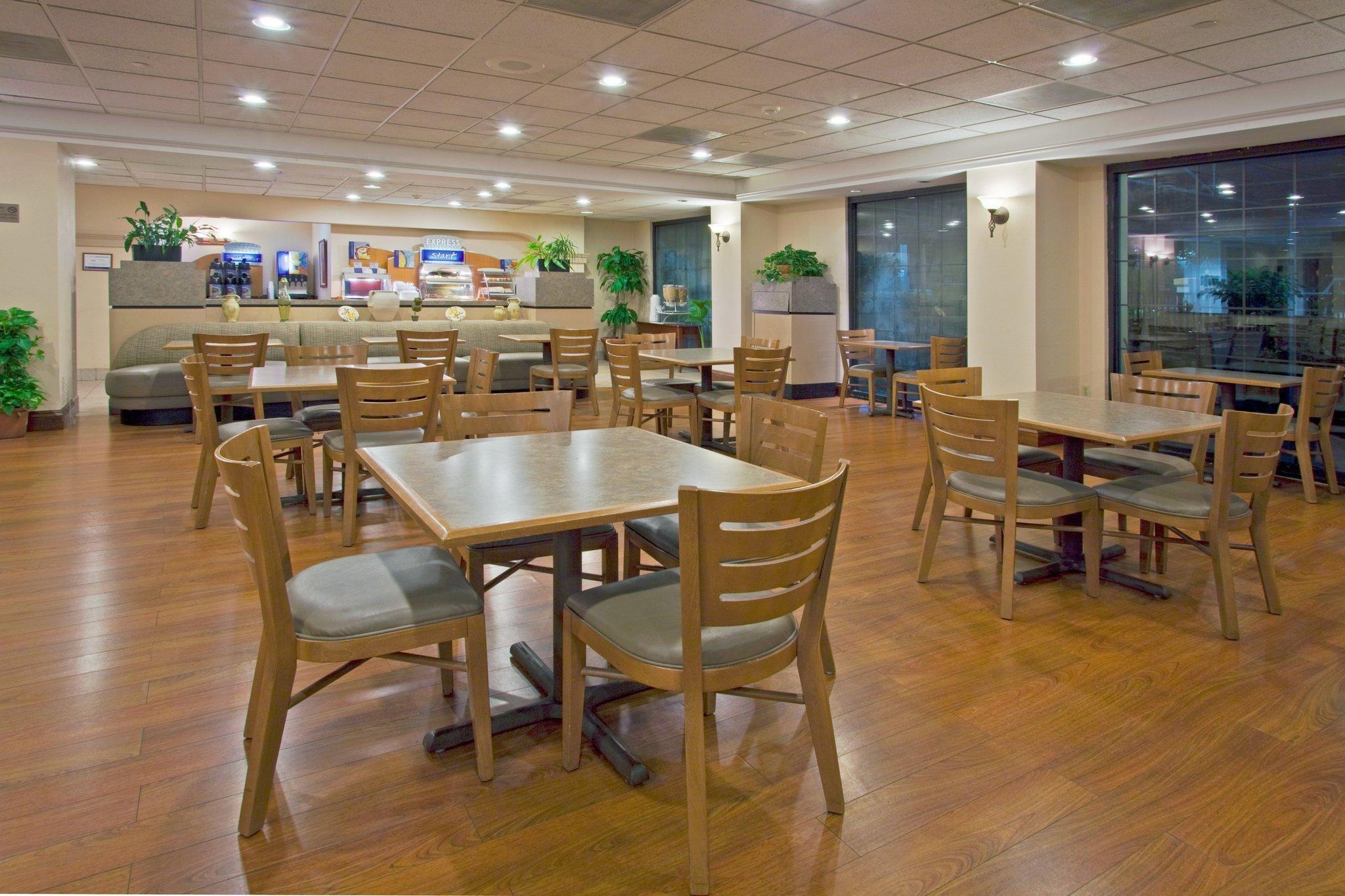 Holiday Inn Express Hotel & Suites Miami - Hialeah By Ihg Esterno foto