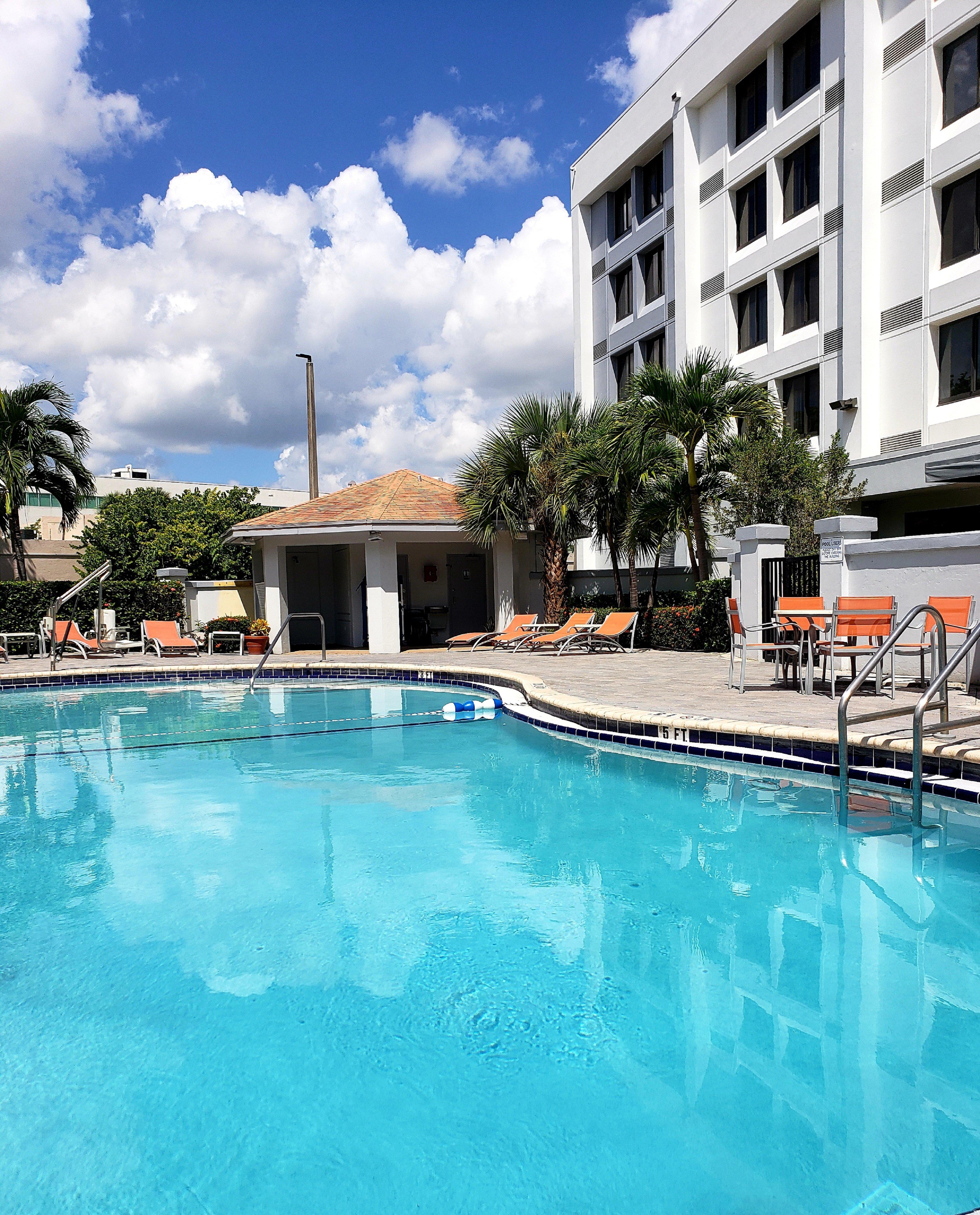 Holiday Inn Express Hotel & Suites Miami - Hialeah By Ihg Esterno foto
