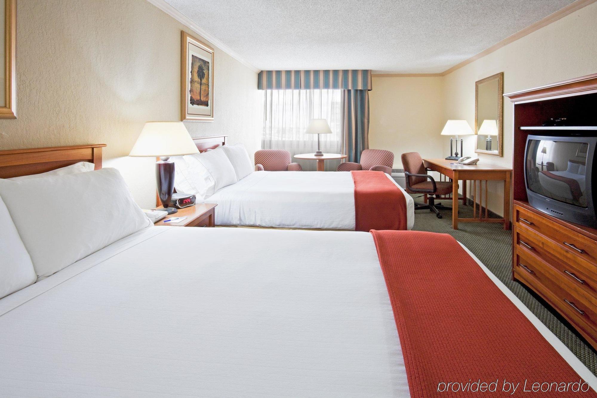 Holiday Inn Express Hotel & Suites Miami - Hialeah By Ihg Esterno foto