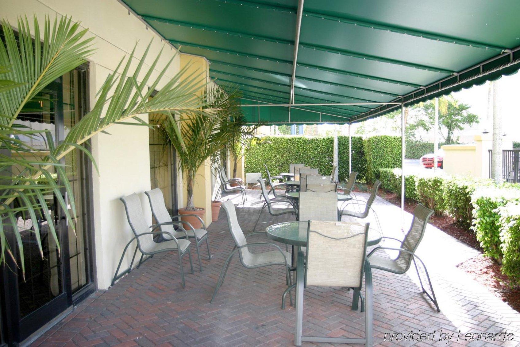 Holiday Inn Express Hotel & Suites Miami - Hialeah By Ihg Esterno foto