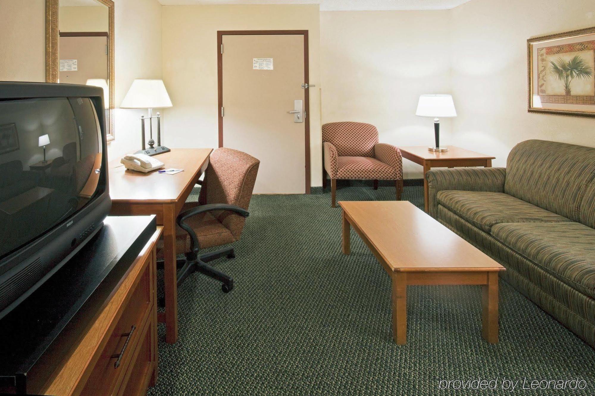Holiday Inn Express Hotel & Suites Miami - Hialeah By Ihg Esterno foto